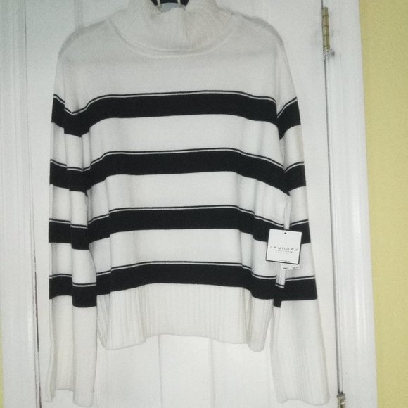*NWT* free shipping LAUNDRY by Shelli Segal Oversized Turtleneck Sweater Size M - Picture 3 of 7